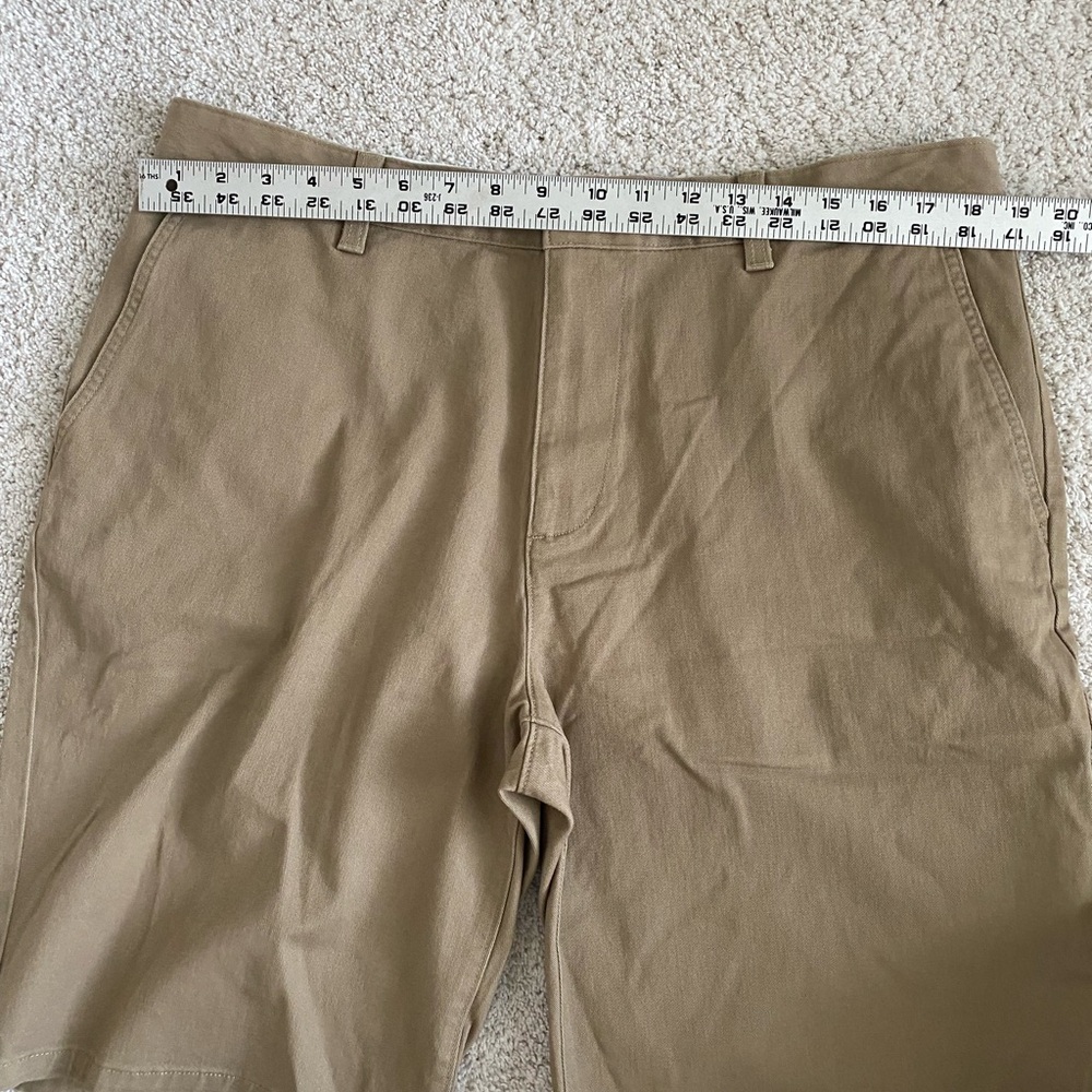 Dockers Men's Tan Flat-Front Chino Shorts - Picture 5 of 6